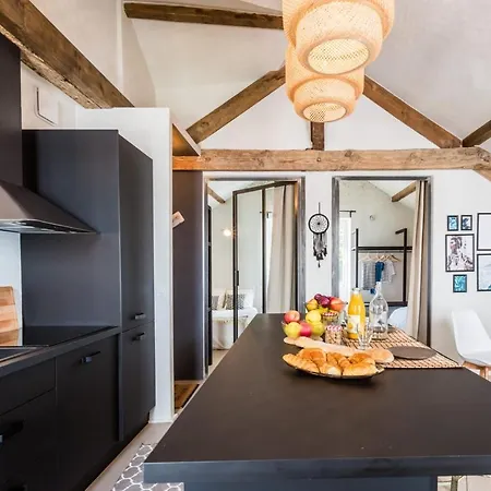 Boho Keyweek Ideally Located In דירה *